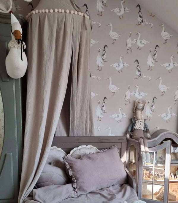 Bett Baldachin mit Bommel Sepia 1 Bett Baldachin mit Bommel Sepia 1