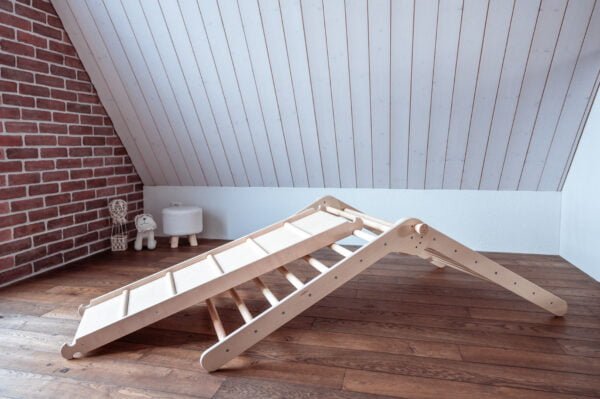 Klappbares Pikler Kletterdreieck 8 Klappbares Pikler Kletterdreieck 8