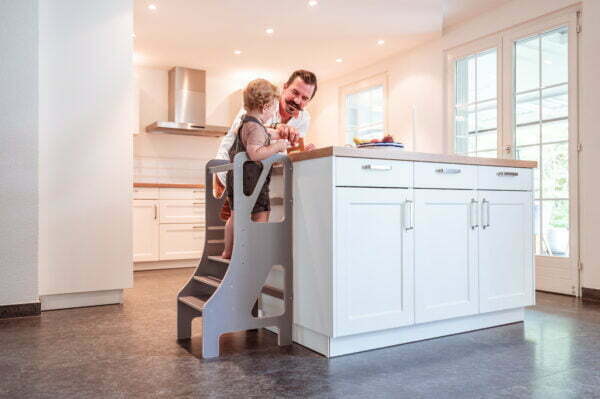 Lernturm Küchenhelfer Montessori 2 Lernturm Küchenhelfer Montessori 2