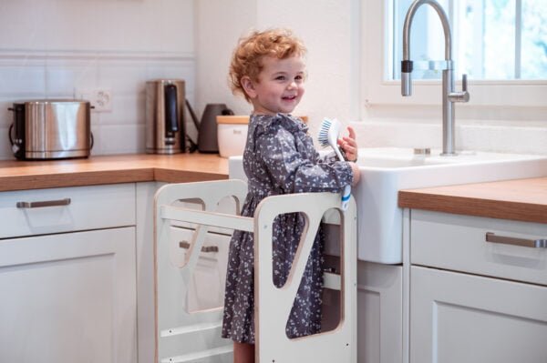 Lernturm Küchenhelfer weiss Montessori (5) Lernturm Küchenhelfer weiss Montessori (5)